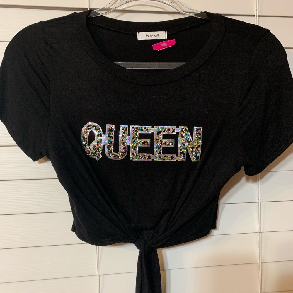 3 x $20 🤩 QUEEN rhinestone Crop Tee - Picture 3 of 3